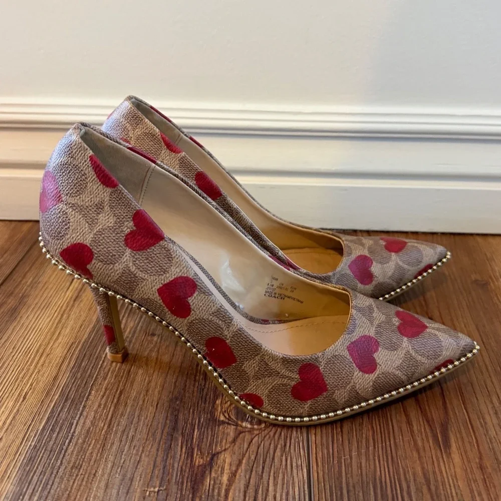 COACH Waverly Pump in Electric Red  Beaded chain Size 8.5